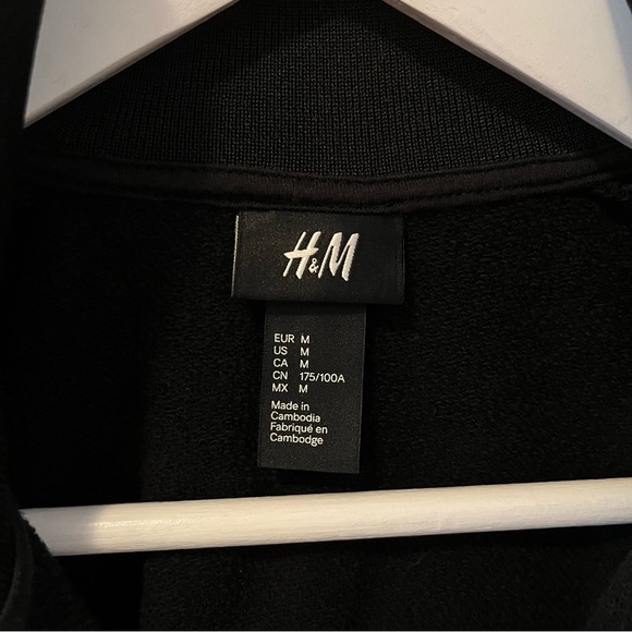 H&M mock neck zipper sweatshirt - Picture 4 of 4